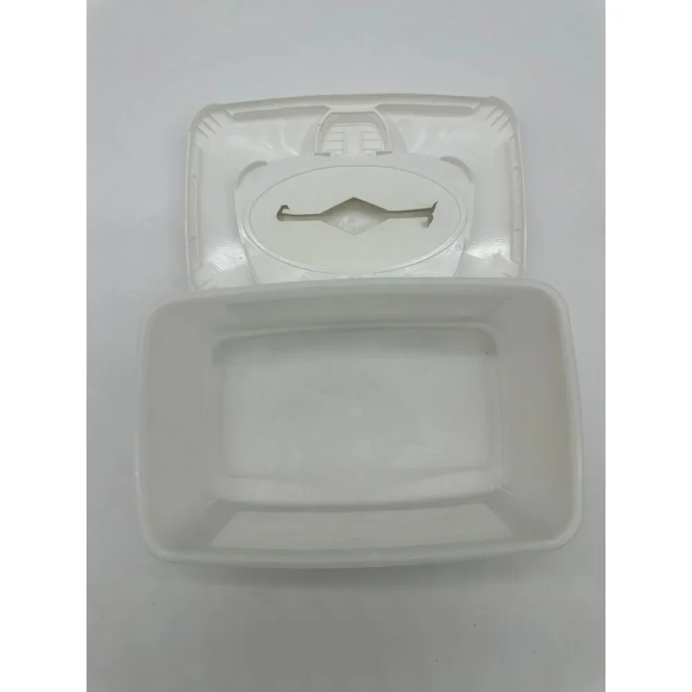 Publix Wet Wipes Dispenser Container with Lid 8 x 5 x 3.5 Resealable